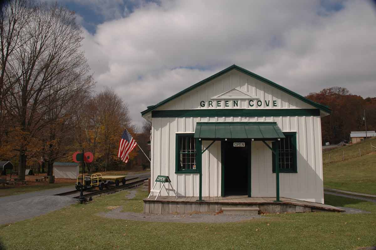 Virginia Creeper Trail Bicycle, Vacation, Lodging, Dining, and Travel Guide